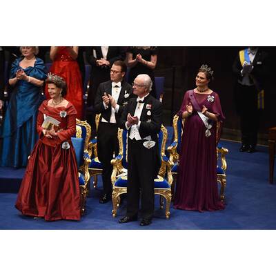 Victoria & Sofia strahlen mit Babybauch