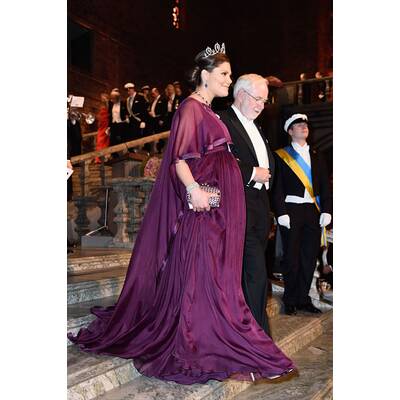 Victoria & Sofia strahlen mit Babybauch