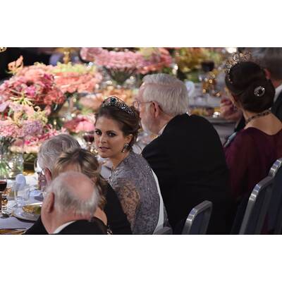 Victoria & Sofia strahlen mit Babybauch