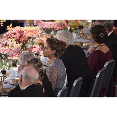 Victoria & Sofia strahlen mit Babybauch