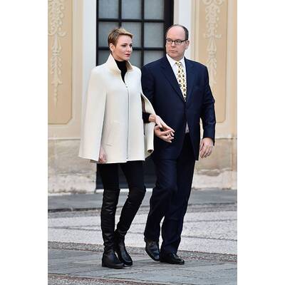 Albert & Charlène verteilen Geschenke