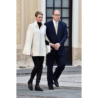 Albert & Charlène verteilen Geschenke