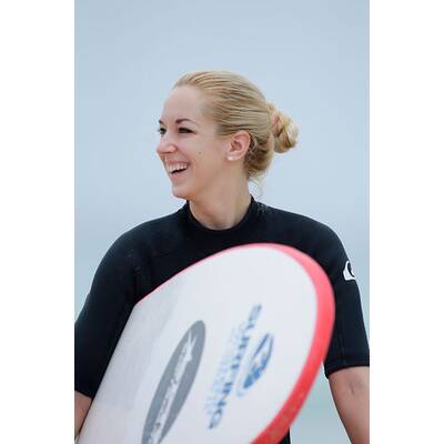 Sabine Lisicki surft in Australien