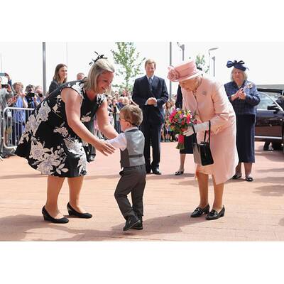 Queen Elizabeth bringt Kind zum Weinen