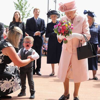Queen Elizabeth bringt Kind zum Weinen