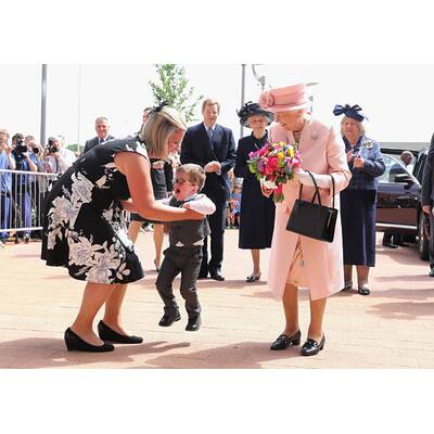 Queen Elizabeth bringt Kind zum Weinen