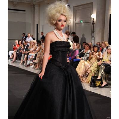 Cathy Lugner als Model für Harald Glööckler