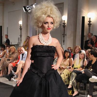 Cathy Lugner als Model für Harald Glööckler