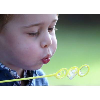 Prinzessin Charlotte und Prinz George auf Kinderparty