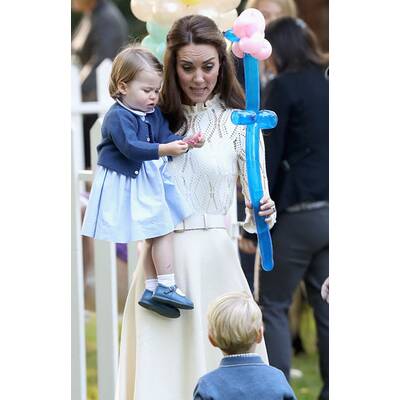 Prinzessin Charlotte und Prinz George auf Kinderparty