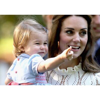 Prinzessin Charlotte und Prinz George auf Kinderparty