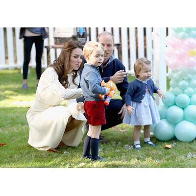 Prinzessin Charlotte und Prinz George auf Kinderparty