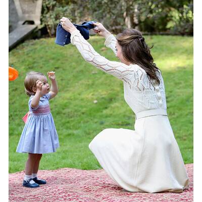 Prinzessin Charlotte und Prinz George auf Kinderparty
