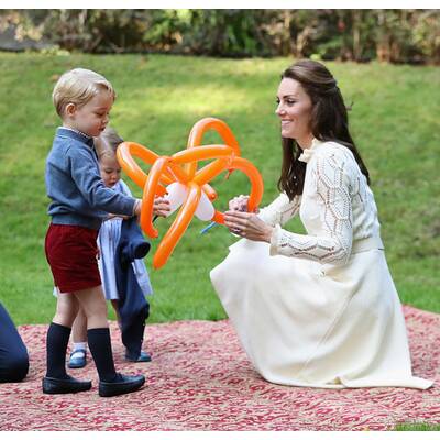 Prinzessin Charlotte und Prinz George auf Kinderparty