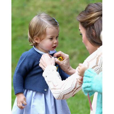 Prinzessin Charlotte und Prinz George auf Kinderparty