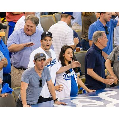 Mila Kunis & Ashton Kutcher strahlen bei Baseballmatch
