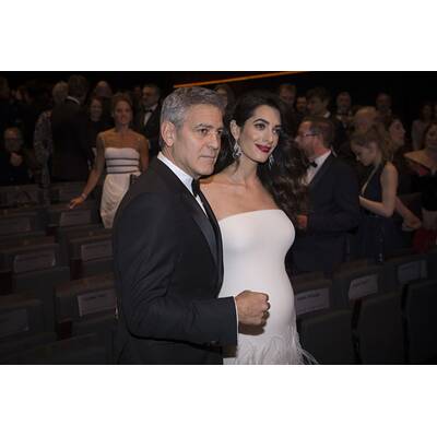 Amal Clooney: Die besten Schwangerschafts-Looks