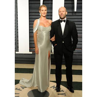 Rosie Huntington-Whiteley strahlt mit Babybauch