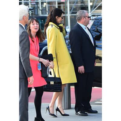 Amal Clooney: Mit Zwillingsbauch vor UN