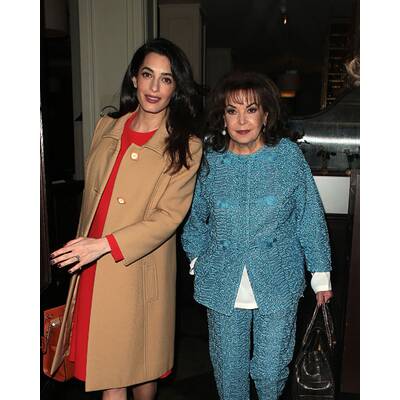 Amal Clooney: Fesche Mama in Rot