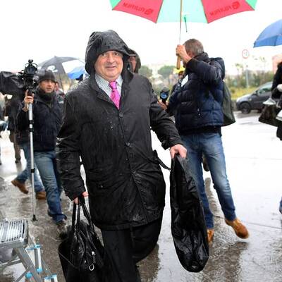 Vierter Prozess gegen 