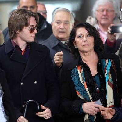 Vierter Prozess gegen 