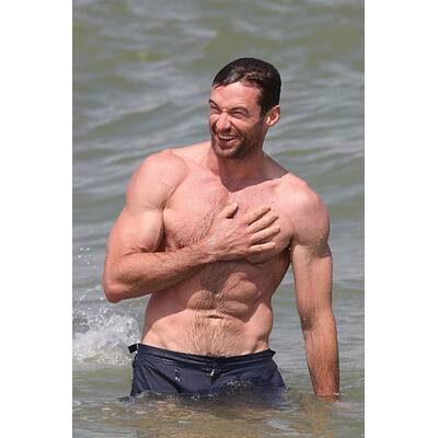 Hugh Jackman: Waschbrettbauch am Strand