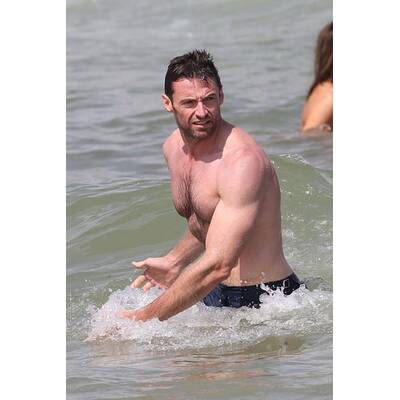 Hugh Jackman: Waschbrettbauch am Strand