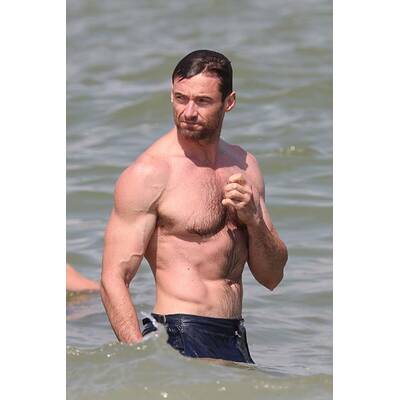 Hugh Jackman: Waschbrettbauch am Strand