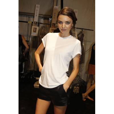 Miranda Kerr bei der Paris Fashion Week