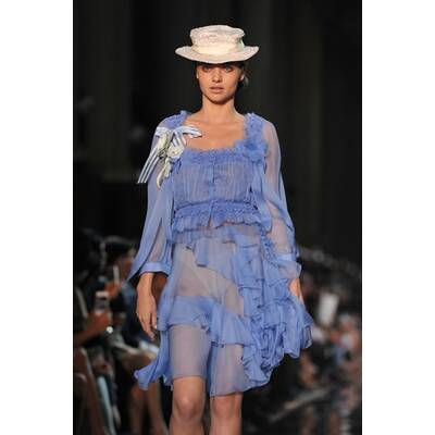 Miranda Kerr bei der Paris Fashion Week