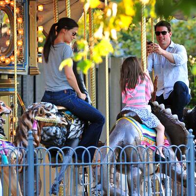 Suri Cruise rockt das Karussell