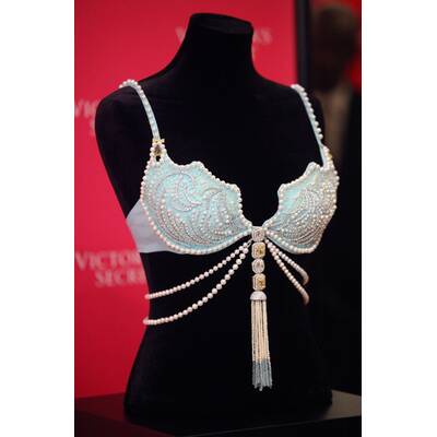 Miranda Kerr präsentiert den 