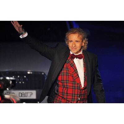 Umarmungen und Abschiedstränen.