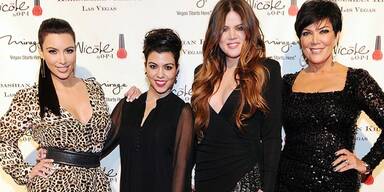 Kim, Kourtney und Khloe Kardashian mit ihrer Mutter Kris Jenner