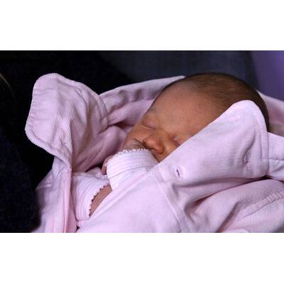 Prinzessin Marie und Prinz Joachim von Dänemark zeigen ihr Baby