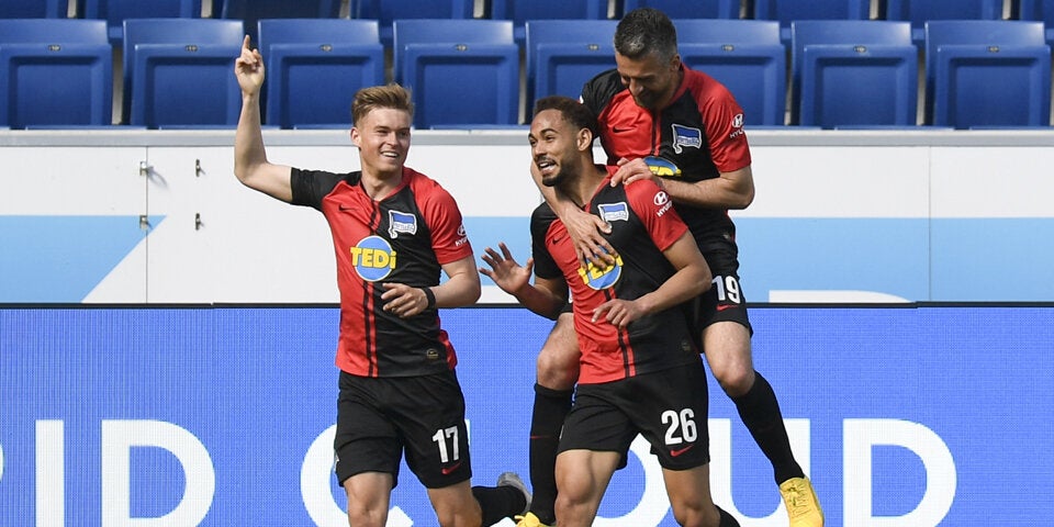 Tor-Umarmung: Hertha bricht Corona-Regeln