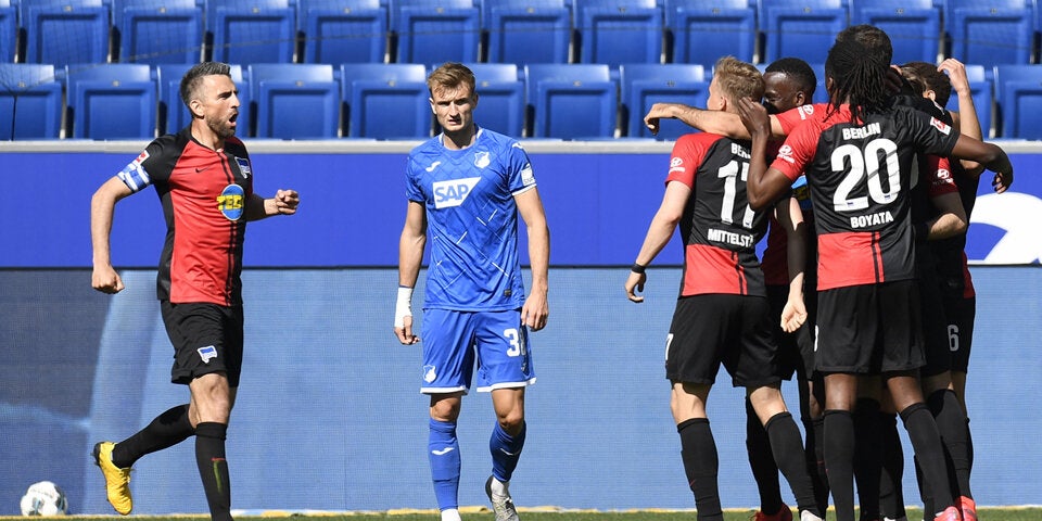 Tor-Umarmung: Hertha bricht Corona-Regeln