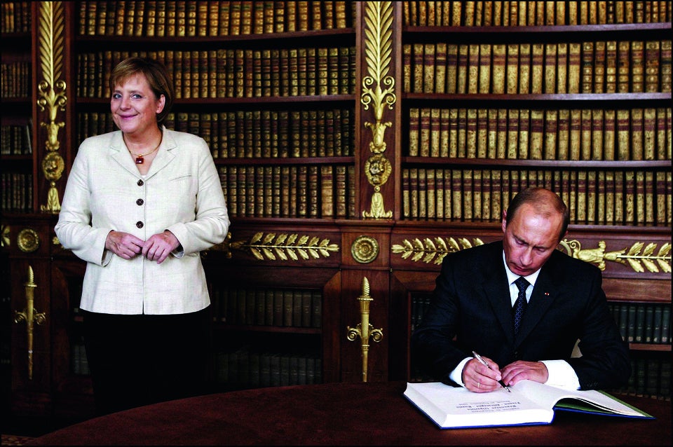 Merkel im Jahr 2006 mit Wladimir Putin in Paris.  