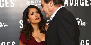 Oliver Stone begrabscht Salma Hayek