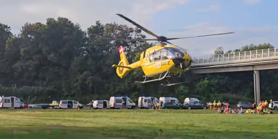 Drohnen-Video zeigt Massen-Crash mit 33 Autos auf der A2