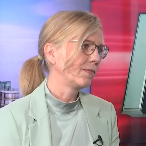 Grünen Klubobfrau Leonore Gewessler im Interview | FELLNER! LIVE