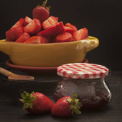 1 Schale Müsli (100g, ohne Milch):