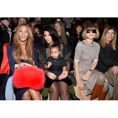 Kim Kardashian zerrt Nori zur Fashion Week