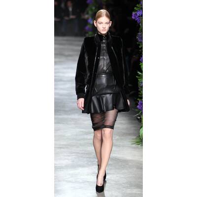 Domina-Look: Lack, Leder und Latex für den Herbst