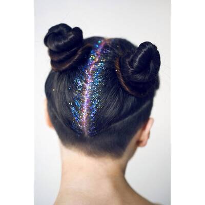 Beautytrend: Glitzerscheitel 