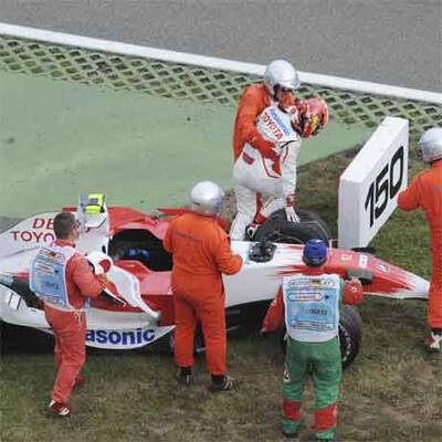 Schwerer Unfall von Timo Glock in Hockenheim