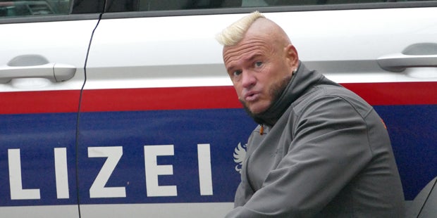 Blindflug mit Vespa: Polizei stoppt Wahnsinnsfahrt