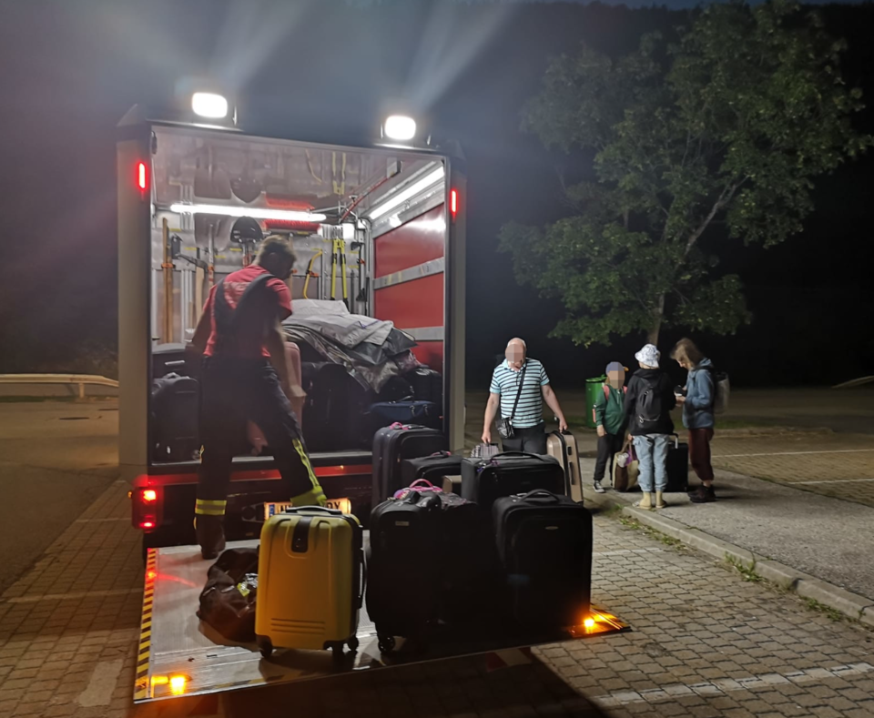 66 lettische Schülerinnen mit altem Bus gestrandet