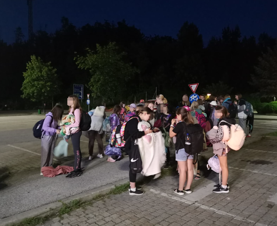 66 lettische Schülerinnen mit altem Bus gestrandet